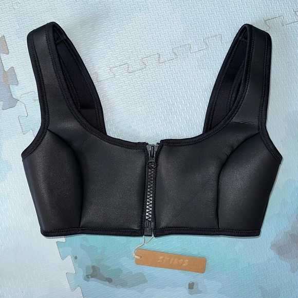 SKIMS Rubberized Scuba Swim Scoop Neck Bikini Top - NWT - Picture 2 of 3